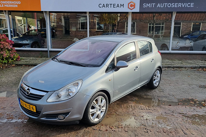 Opel Corsa 1.4-16V Cosmo 5drs Climat control Lmv. Half leder